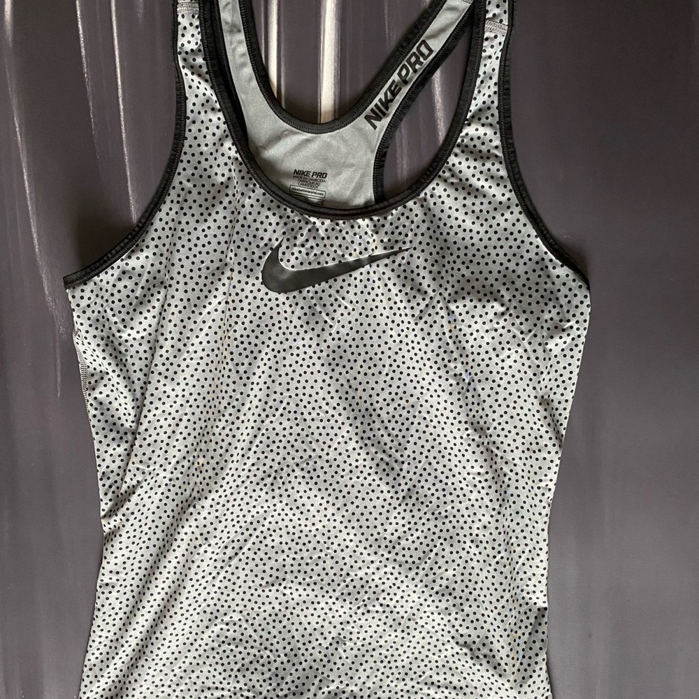 nike women’s workout tank